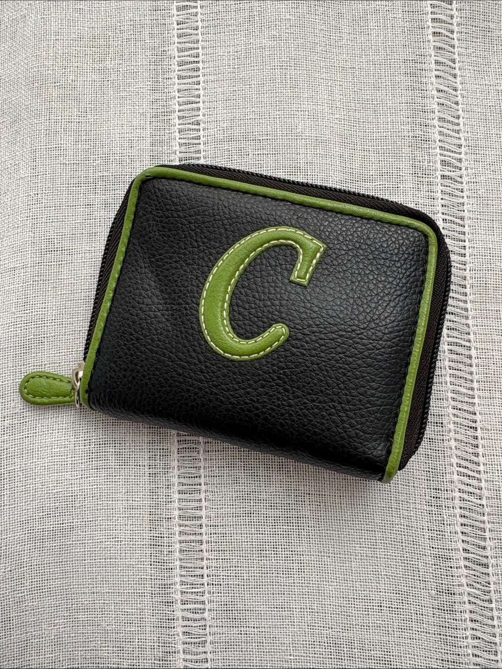 Vintage Y2K NWOT Black and Green Initial 'C' Zip Wallet